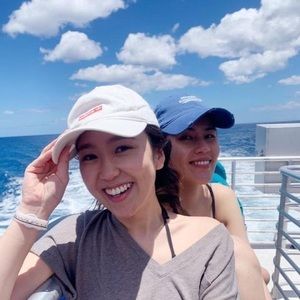 Meet your Posher, Eva